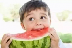 幼儿园园长爆料吃瓜,揭秘幼儿园内幕，吃瓜群众惊呼不已！